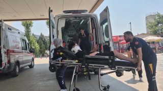 Şarampole yuvarlanan minibüsteki 4 kişi yaralandı