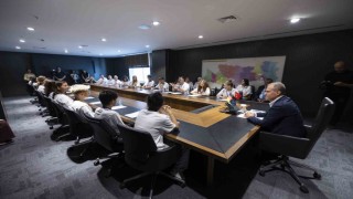 Seçer, Oberhausenden gelen öğrencilerle buluştu