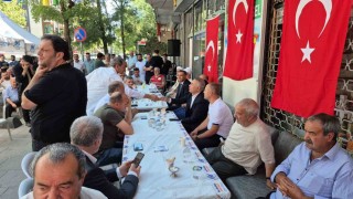 Şehit Piyade Sözleşmeli Er Ahmet Gültekinin acılı babası taziyeleri kabul etti