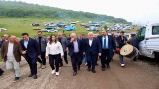 Şenlikte Başkan Gülere sevgi seli