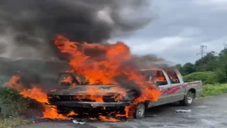 Seyir halindeki araç alev topuna döndü