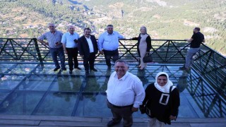 Sıcaktan bunalan Adanalılar Feke ilçesine akın etti