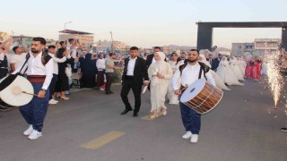 Siirtte 40 çift toplu nikahla dünyaevine girdi