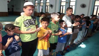 Siirtte çocuklar hem Kuran öğreniyor hem eğleniyor