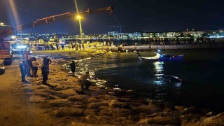 Silivride park halindeki araç denize uçtu