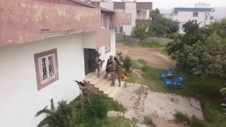 Şırnakta kaçakçılık operasyonu: Ev ve iş yerlerinden cephanelik çıktı