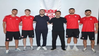Sivasspor 4 futbolcuyu kadrosuna kattı