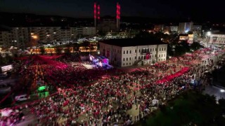 Sivasta 15 Temmuz Milli Birlik ve Demokrasi Yürüyüşü düzenlendi, meydan doldu taştı