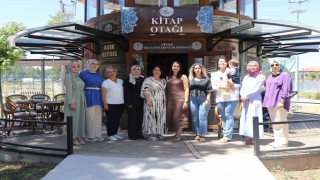 Sivasta kadınlar kadın programları izlemek yerine kitap okuyor