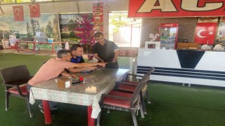 Söke Belediyesi zabıta ekipleri çöp şişçileri denetlendi