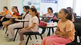 Söke Belediyesinin Yaz Okulunda bin 200 öğrenci kurslara katılıyor