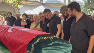 Son yolculuğuna evladıyla yan yana uğurlandı