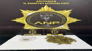 Şüpheli araçta uyuşturucu ele geçirildi: 3 gözaltı