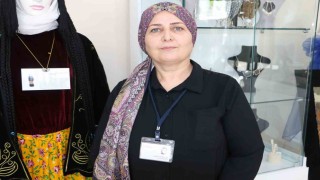 Surda el emeği göz nuru ürünler sergilenip satışa sunuluyor
