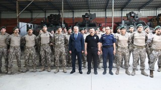 Suriye’de Görev Yapacak Özel Harekat Polisleri Osmaniye’de Törenle Uğurlandı