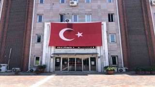 Tartıştığı erkek arkadaşını tornavidayla ağır yaraladı