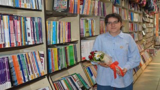 Tatvanlı Zeynep LGSde 500 tam puan alarak Türkiye 1.si oldu