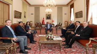 TBMM Başkanı Kurtulmuş, Mecliste grubu bulunan siyasi partilerin grup başkanvekillerini kabul etti