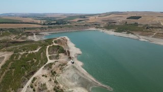 Tekirdağda kuruyan Türkmenli Göletinde ağaçlar ortaya çıktı