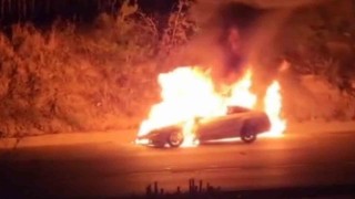 Tekirdağda seyir halindeki otomobil alev alev yandı