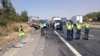Tekirdağda süt kamyonu ile otomobil çarpıştı: 4 kişi hayatını kaybetti