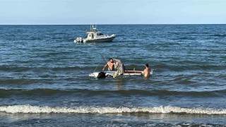 Tekne alabora oldu: 5 kişi denize düştü