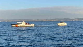 Tekne faciası son anda önlendi: 3 kişiyi boğulmaktan sahil güvenlik kurtardı