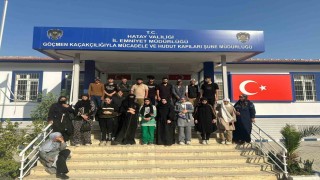 Tıka basa göçmen doldurulan minibüste 24 göçmen yakalandı