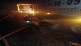 Tırda çıkan yangına itfaiyeden seyir halindeyken müdahale