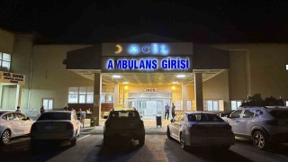 Tırın iletken hattına çarpmasıyla oluşan arızaya giden personel ağır yaralandı