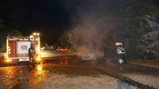 Tofaş otomobil iki dakikada alev topuna döndü