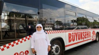 Toplu taşımaya kadın eli