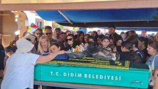 Trafik kazasında hayatını kaybeden 14 yaşındaki Derin, son yolculuğuna uğurlandı