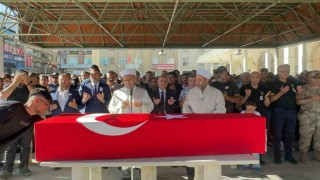 Trafik kazasında hayatını kaybeden polis memuru son yolculuğuna uğurlandı