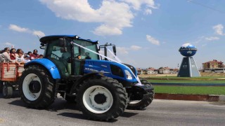 Traktör konvoyu ile sünnet düğünü