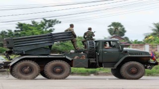 Trumpın ateşkes çağrılarına rağmen Tayland-Kamboçya karşılıklı saldırılar devam ediyor