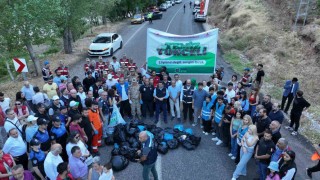 Tuncelideki temizlik kampanyasına vali de katıldı