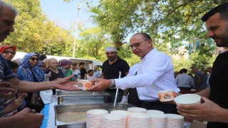 Turgutlu Belediyesinden geleneksel aşure hayrı