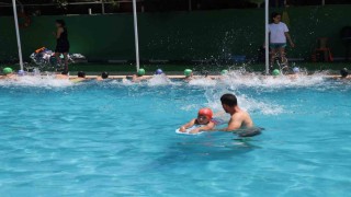 Turgutluda çocuklar yaz spor okullarıyla hem eğleniyor hem öğreniyor