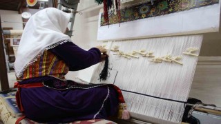 Türk düğümlü halılar ilk kez bir ‘Atlasta toplandı