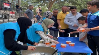 Türkiye Diyanet Vakfı Erzurum Kadın Kollarından aşure İkramı
