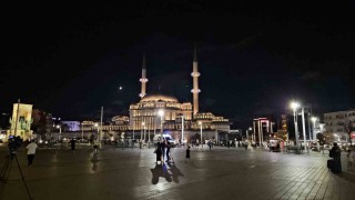 Türkiye genelinde 90 bin camide kuraklık, doğal afetler ve şehitler için dualar edildi