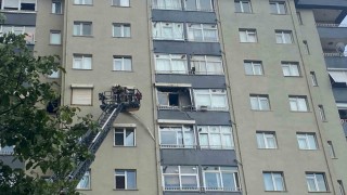 Ümraniyede 10 katlı binada yangın: 4 kişi mahsur kaldı