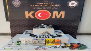 Uşakta çok sayıda ruhsatsız silah ele geçirildi