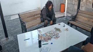 Üzerinden 20 bin lira çıkan dilenci sınır dışı edildi