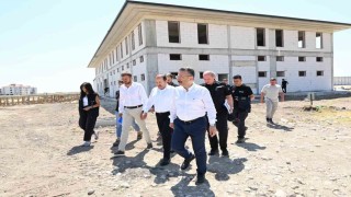 Vali Aksoy, AFADın yeni hizmet binasını inceledi