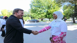 Vali Aydoğdu 12 farklı ülkeden Erzincana gelen 14 öğrenciyi ağırladı