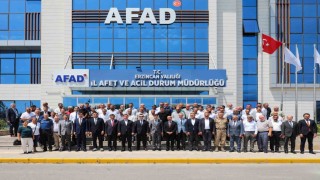 Vali Aydoğdu muhtarlarla toplantıda bir araya geldi