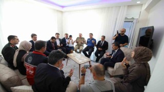 Vali Aydoğdu şehit ailesini ziyaret etti