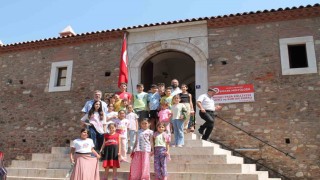 Vali Canbolat, Nasuh Paşa Külliyesinde öğrencilerle bir araya geldi
